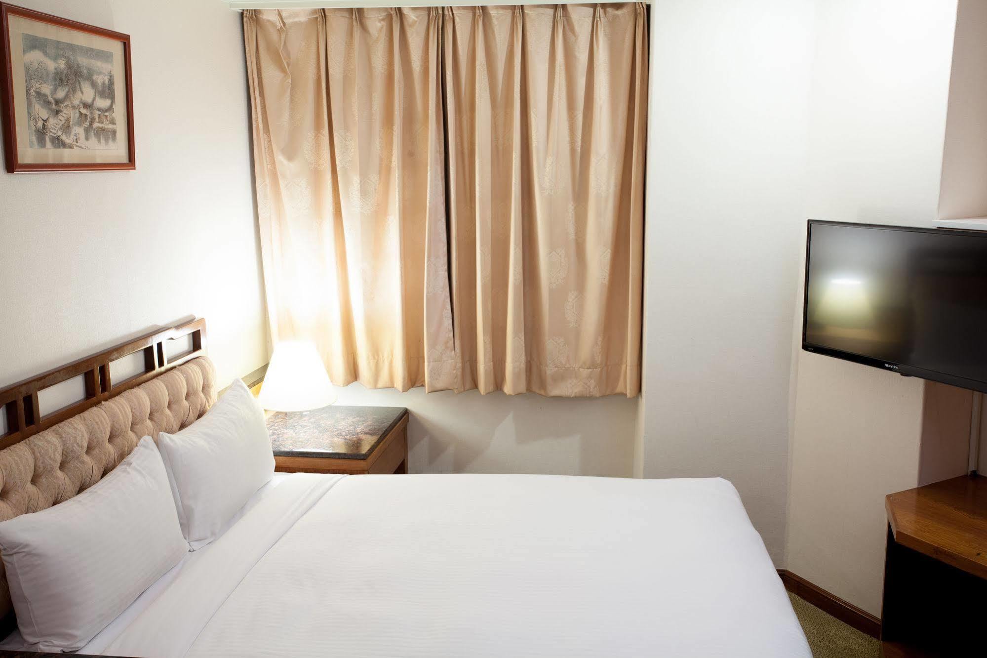 Hara Zuru Hotel Taoyuan Exteriör bild