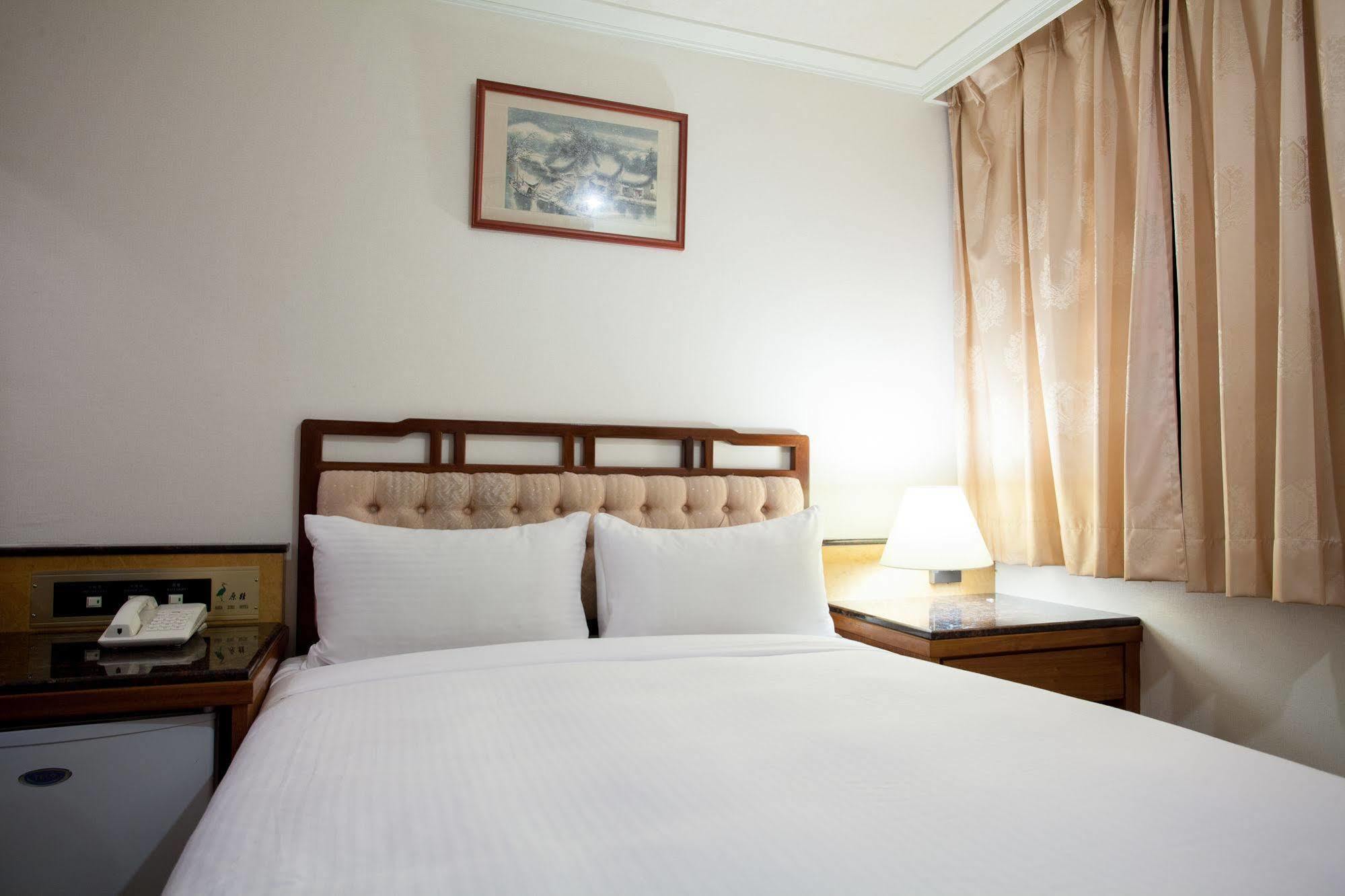 Hara Zuru Hotel Taoyuan Exteriör bild