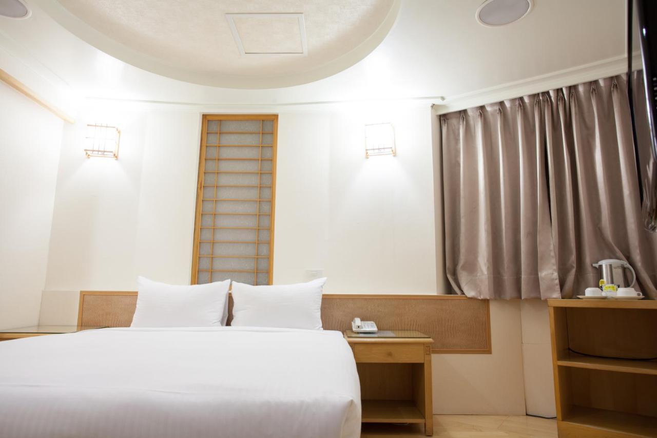 Hara Zuru Hotel Taoyuan Exteriör bild