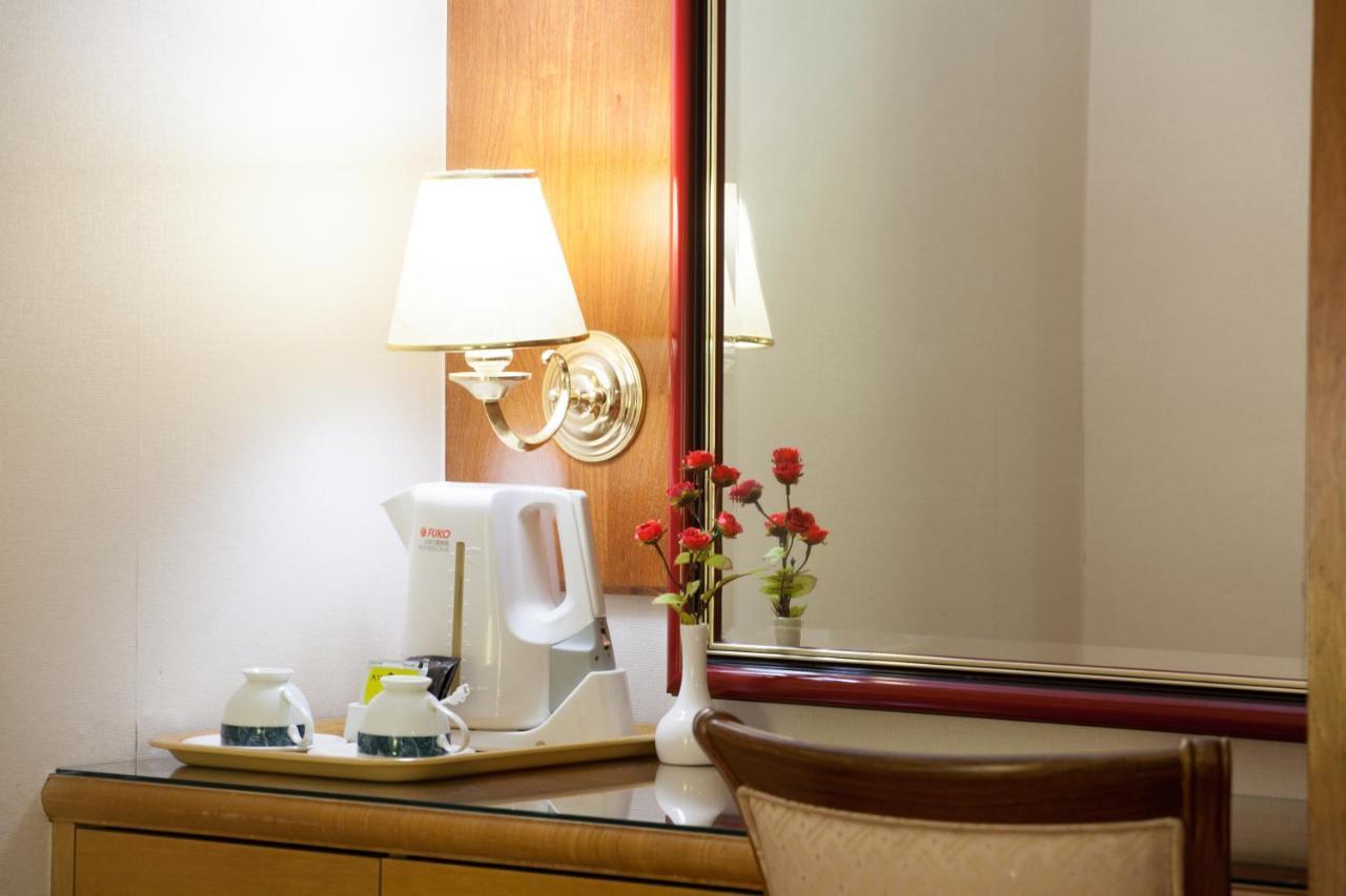 Hara Zuru Hotel Taoyuan Exteriör bild